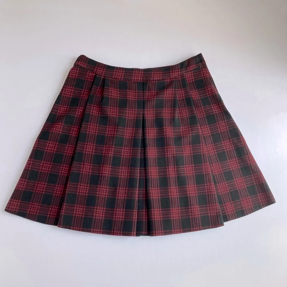 H&M pleated plaid skirt, sz 6